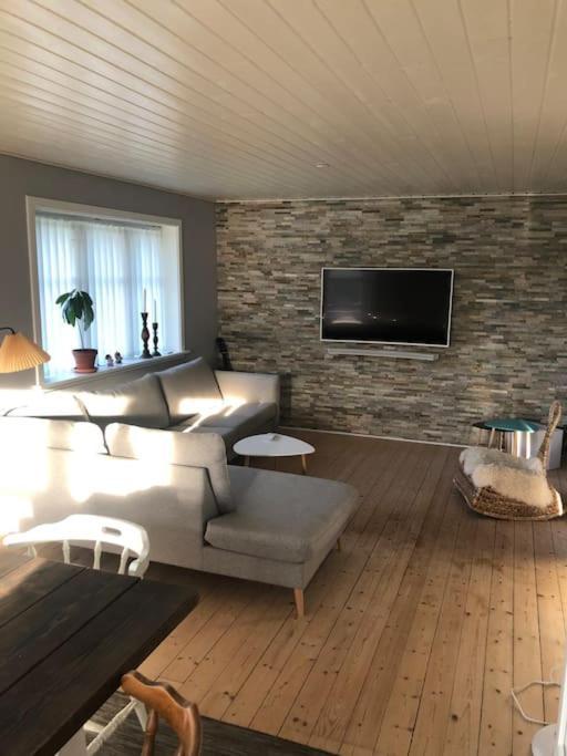 Hyggeligt Byhus Taet Ved Skov Og Togstation Ålbæk 外观 照片